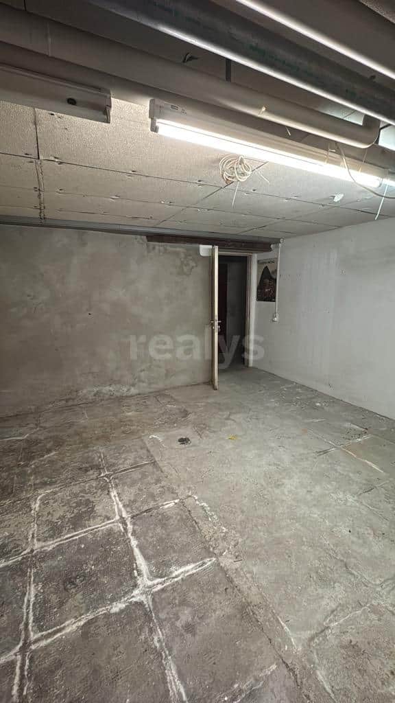 PrivaliaDépôt d’environ 20m2 situé à la Servette