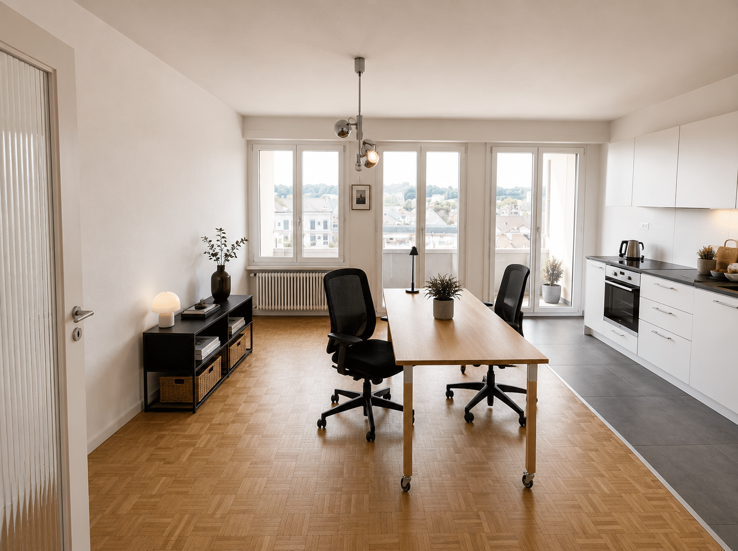 PrivaliaLe logement se présente comme suit : Hall d&rsquo;entrée – 1 WC séparé – 1 salle de bains – 2 chambres – 1 cuisine agencée et équipée ouverte sur la salle à manger – Séjour Photographies non contractuelles  Pour visiter : Thomas STENGER 076.321.58.91