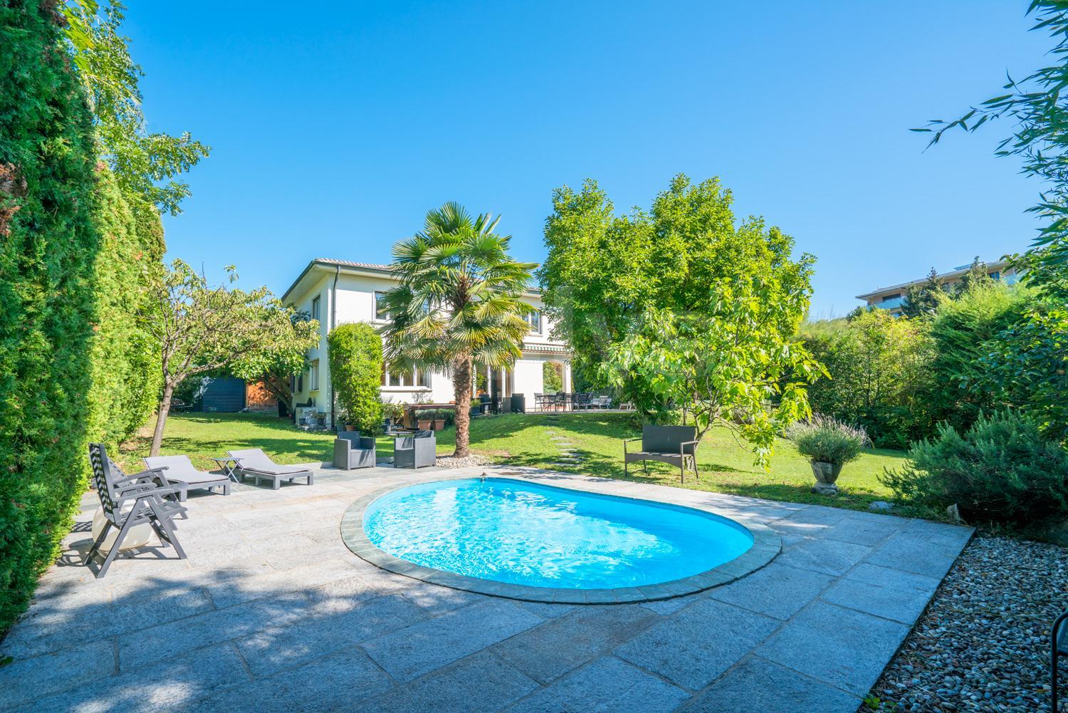 PrivaliaCharming individual villa in an oasis in the heart of the city center
