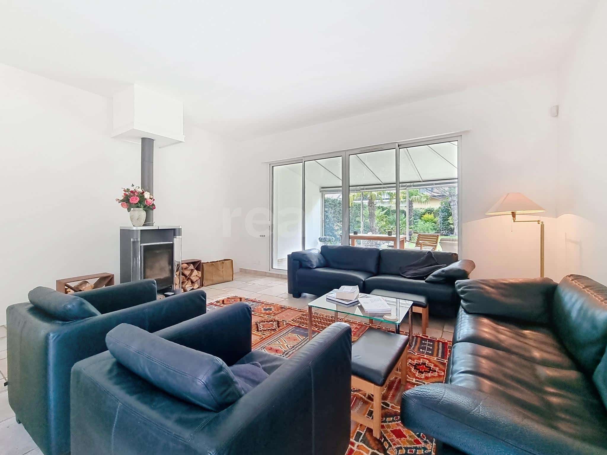 PrivaliaMagnificent semi-detached villa in the heart of a peaceful, privileged setting