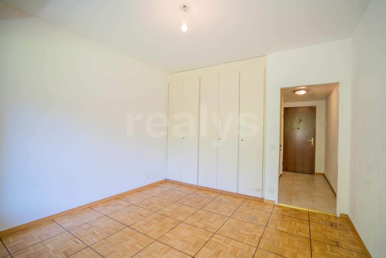 PrivaliaBeau studio avec balcon à Cologny Parc