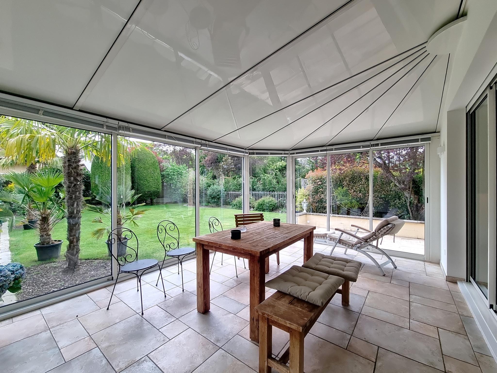 PrivaliaMagnificent semi-detached villa in the heart of a peaceful, privileged setting