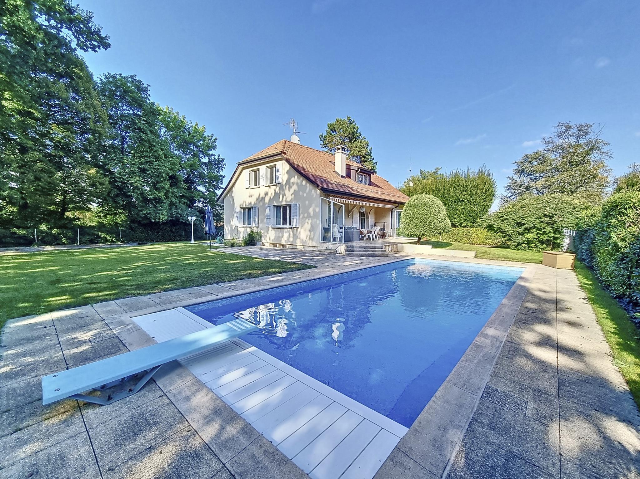 PrivaliaCharming detached villa with swimming pool in a quiet, green setting
