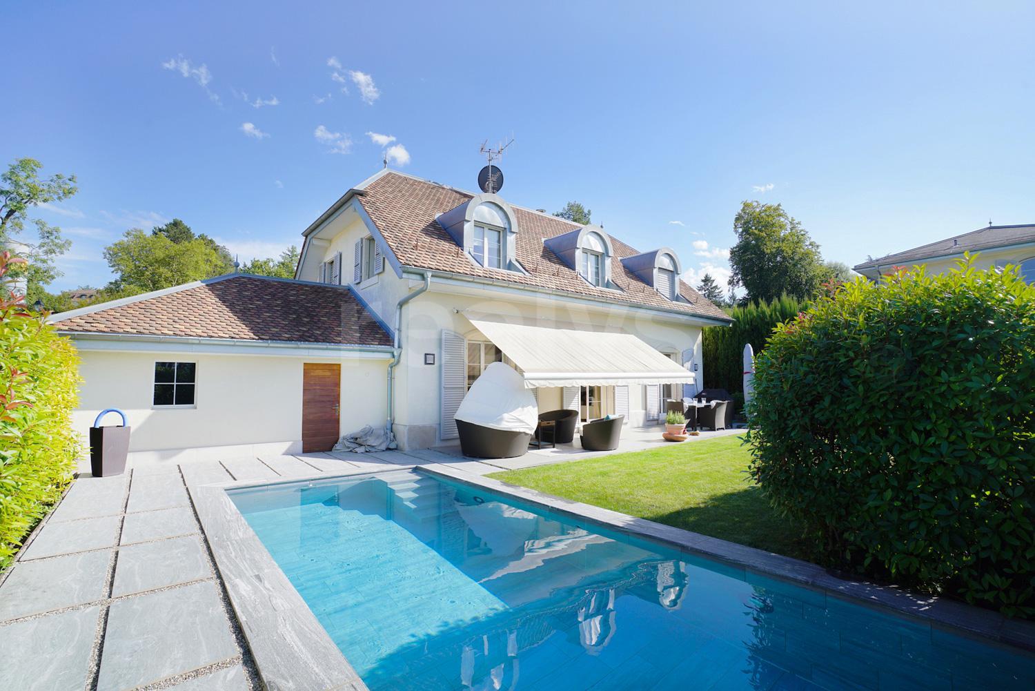 PrivaliaUnique : Exceptional villa with pool on the heights of Cologny