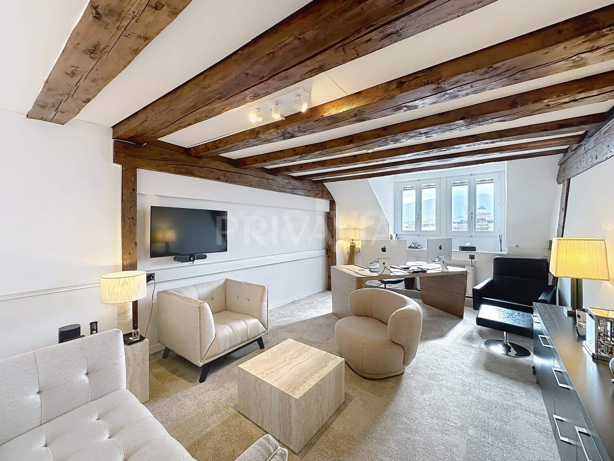 PrivaliaExceptionnel : Magnifiques bureaux traversants au Quai des Bergues