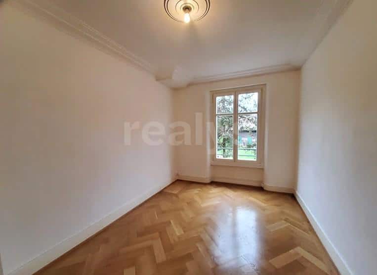 PrivaliaAppartement de 4 pièces au 1er étage à louer – JONCTION