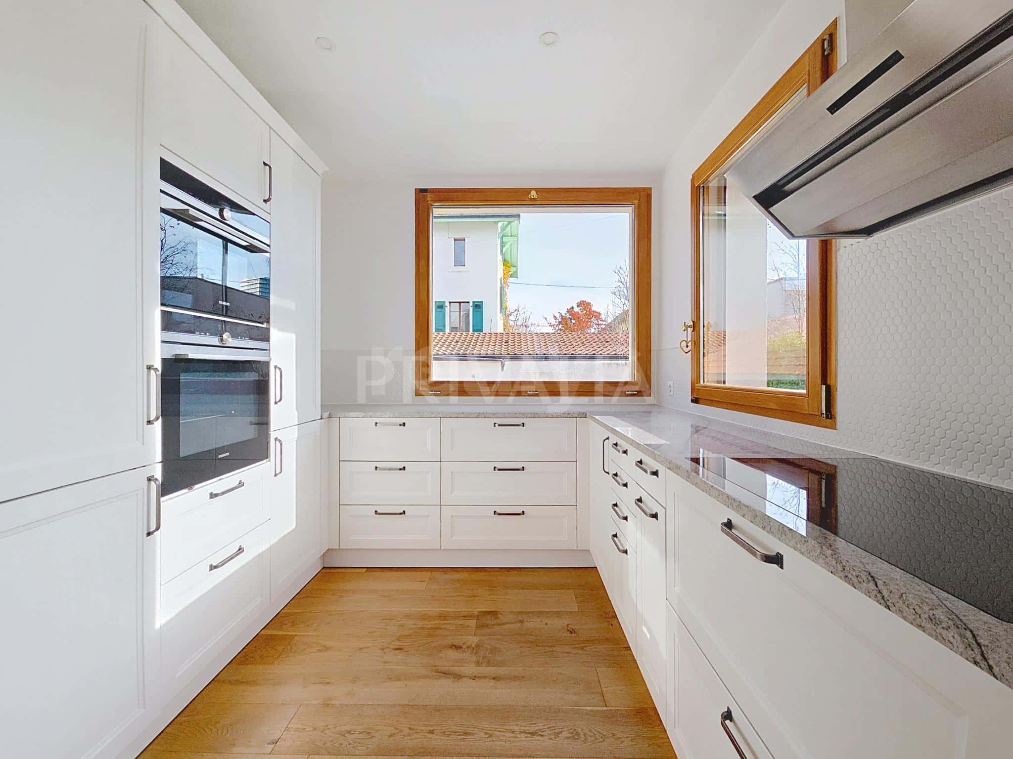 PrivaliaCharming detached house with separate workshop