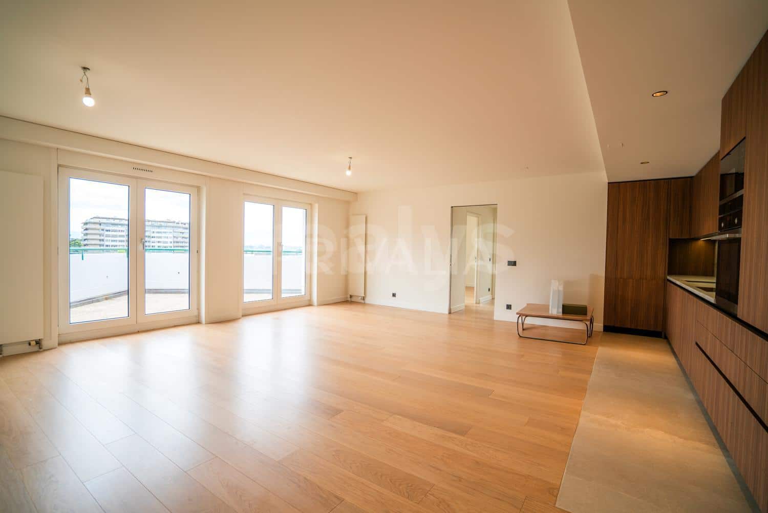 PrivaliaSuperbe appartement contemporain avec deux terrasses et vue dégagée sur la ville