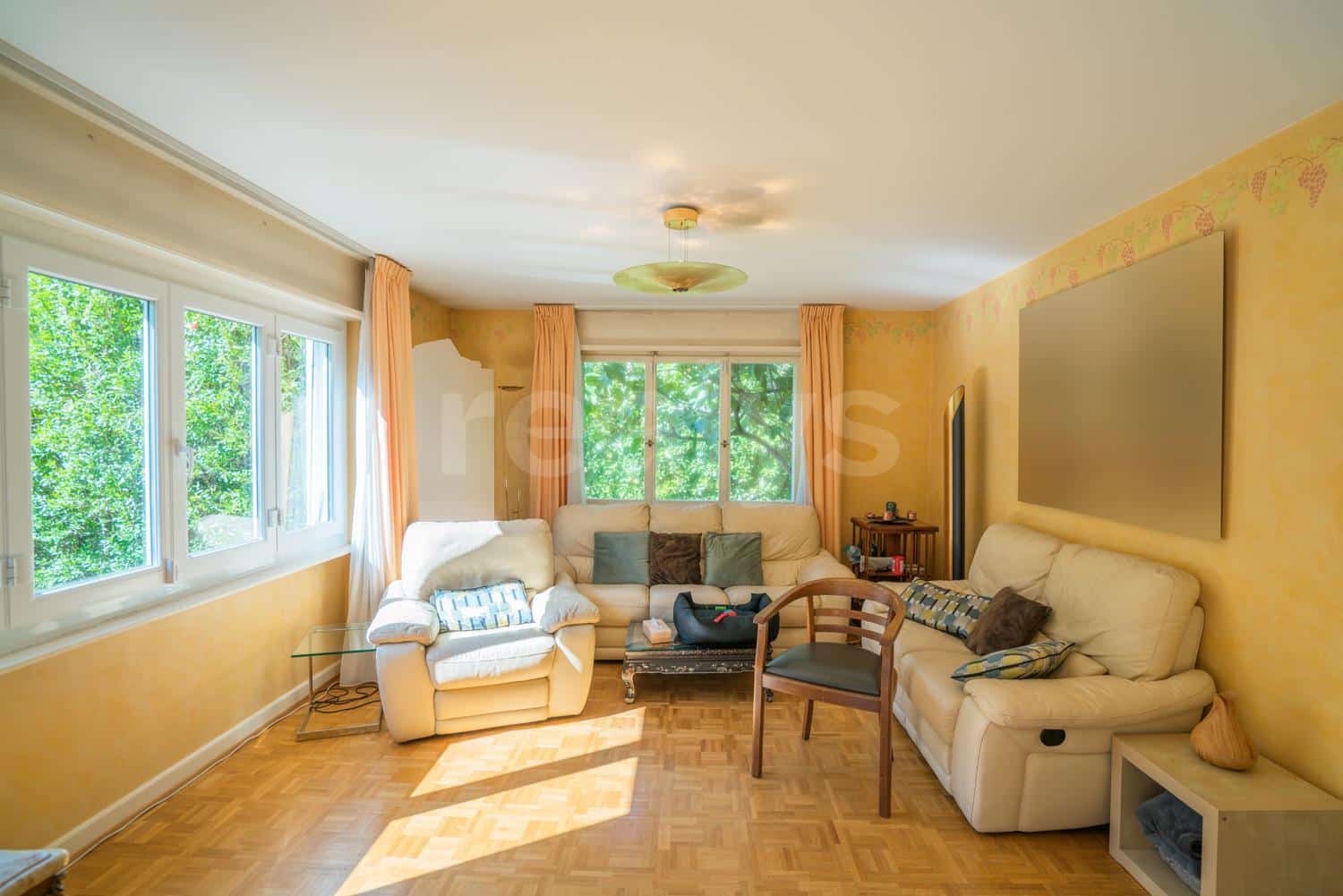 PrivaliaCharming individual villa in an oasis in the heart of the city center