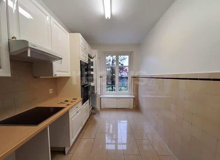 PrivaliaAppartement de 4 pièces au 1er étage à louer – JONCTION