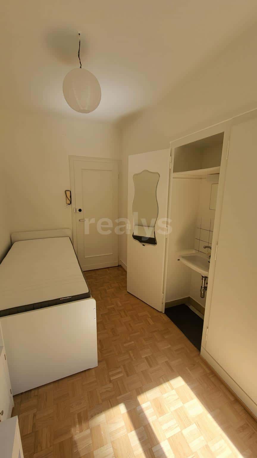 PrivaliaChambrette à louer – Emplacement central à Genève