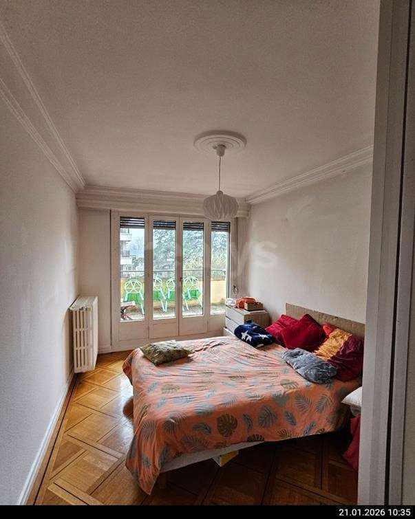 PrivaliaAppartement de 4 pièces au 4e étage à Grange-Canal