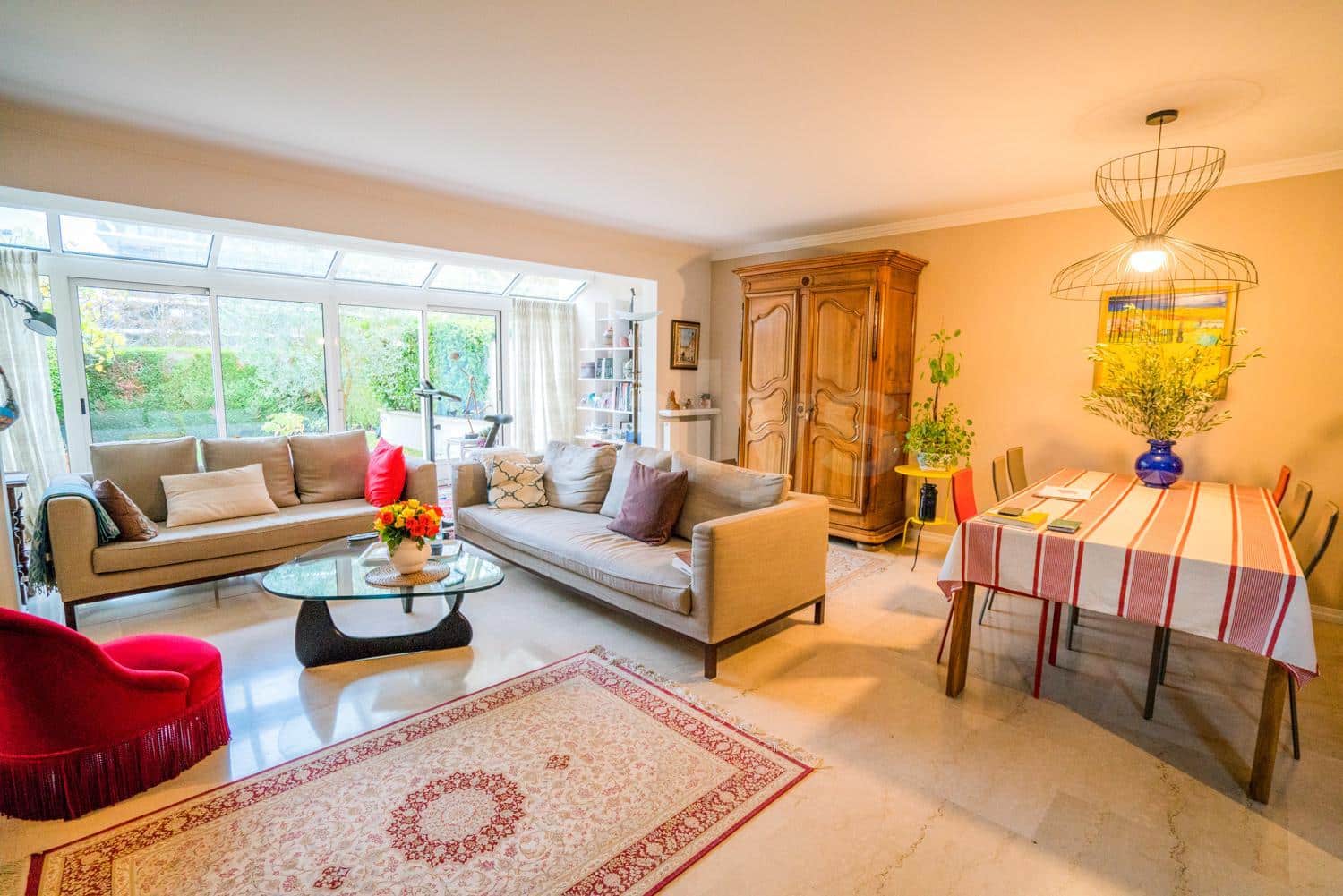 PrivaliaBeautiful semi-detached villa in the Gradelle district