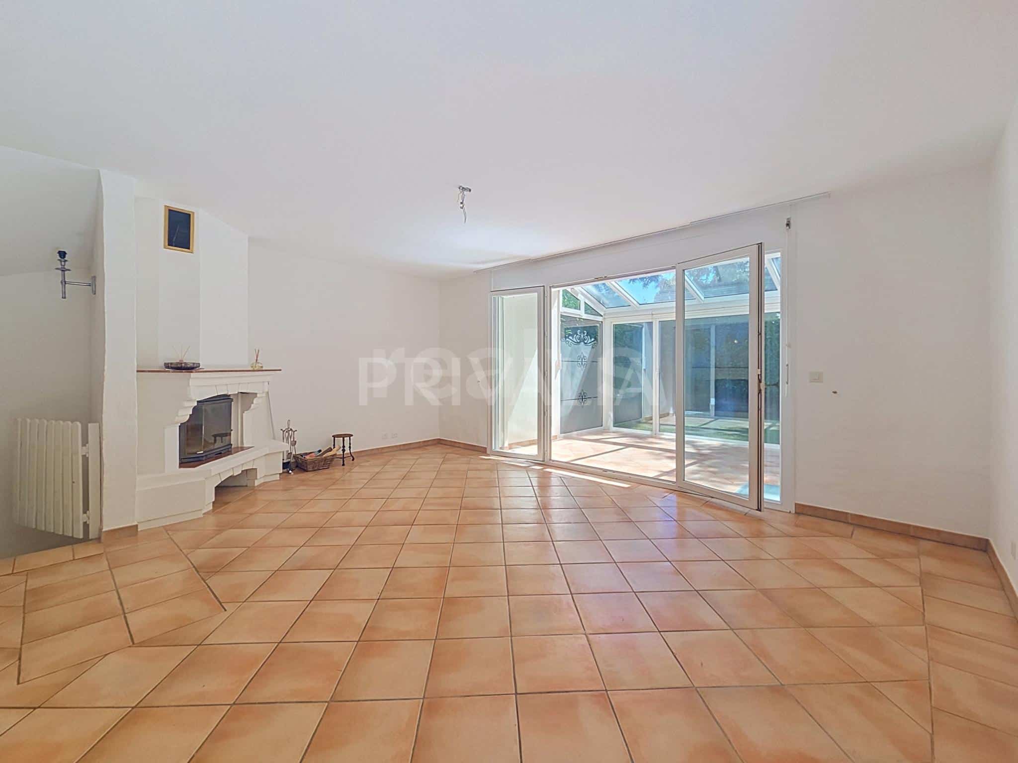 PrivaliaCharmante villa contiguë en pignon dans un quartier résidentiel