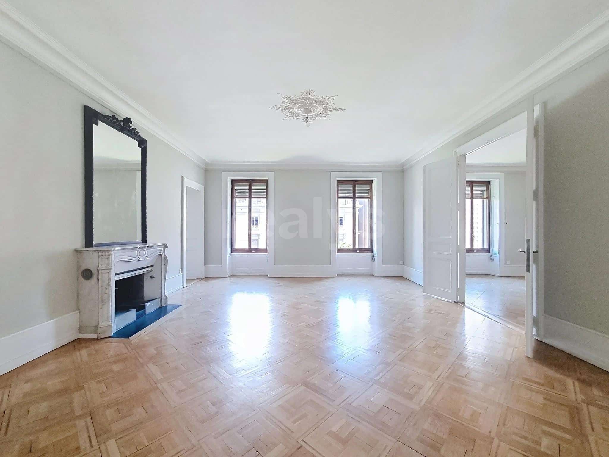 PrivaliaSplendide appartement de prestige dans le quartier de l’Eglise Russe
