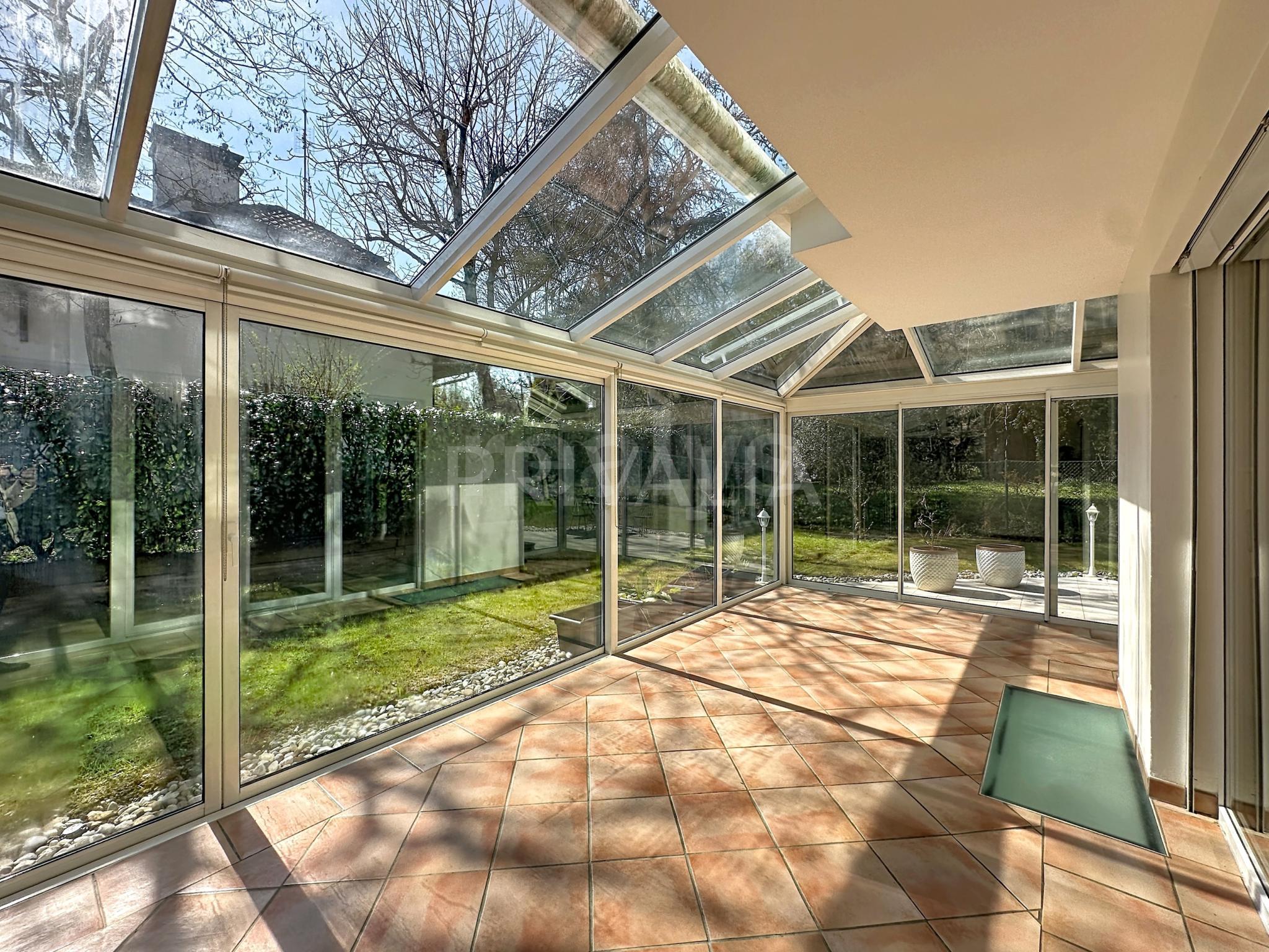 PrivaliaCharmante villa contiguë en pignon dans un quartier résidentiel