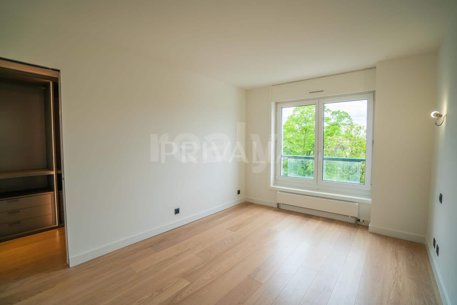 PrivaliaSuperbe appartement contemporain avec deux terrasses et vue dégagée sur la ville
