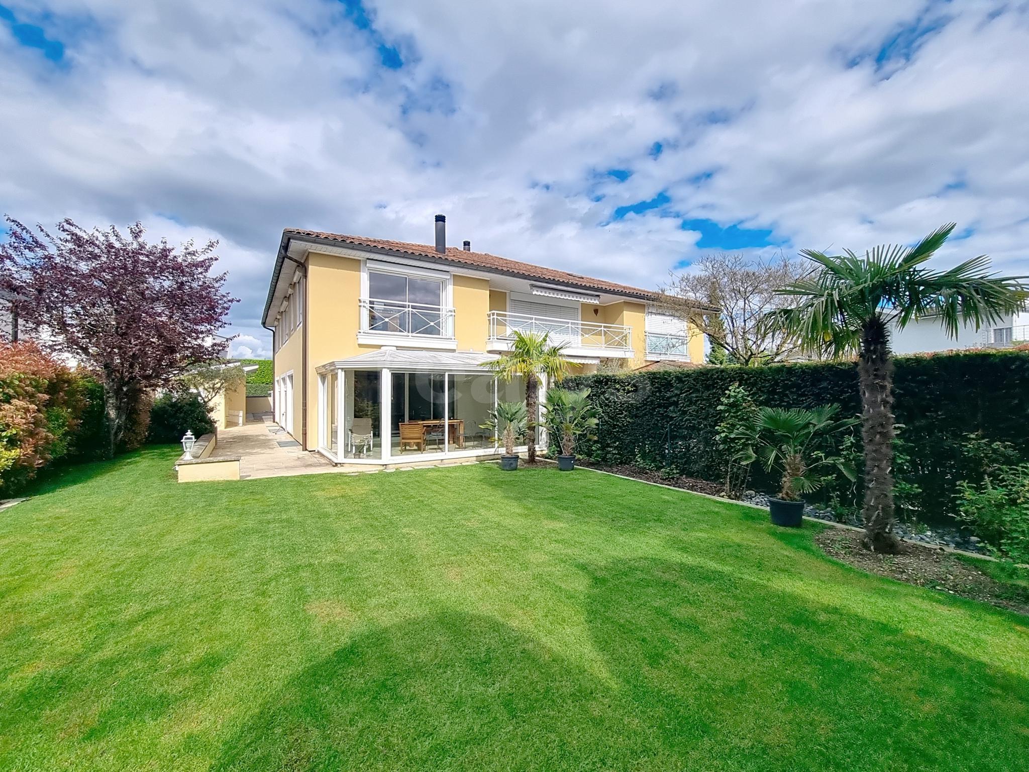 PrivaliaMagnificent semi-detached villa in the heart of a peaceful, privileged setting