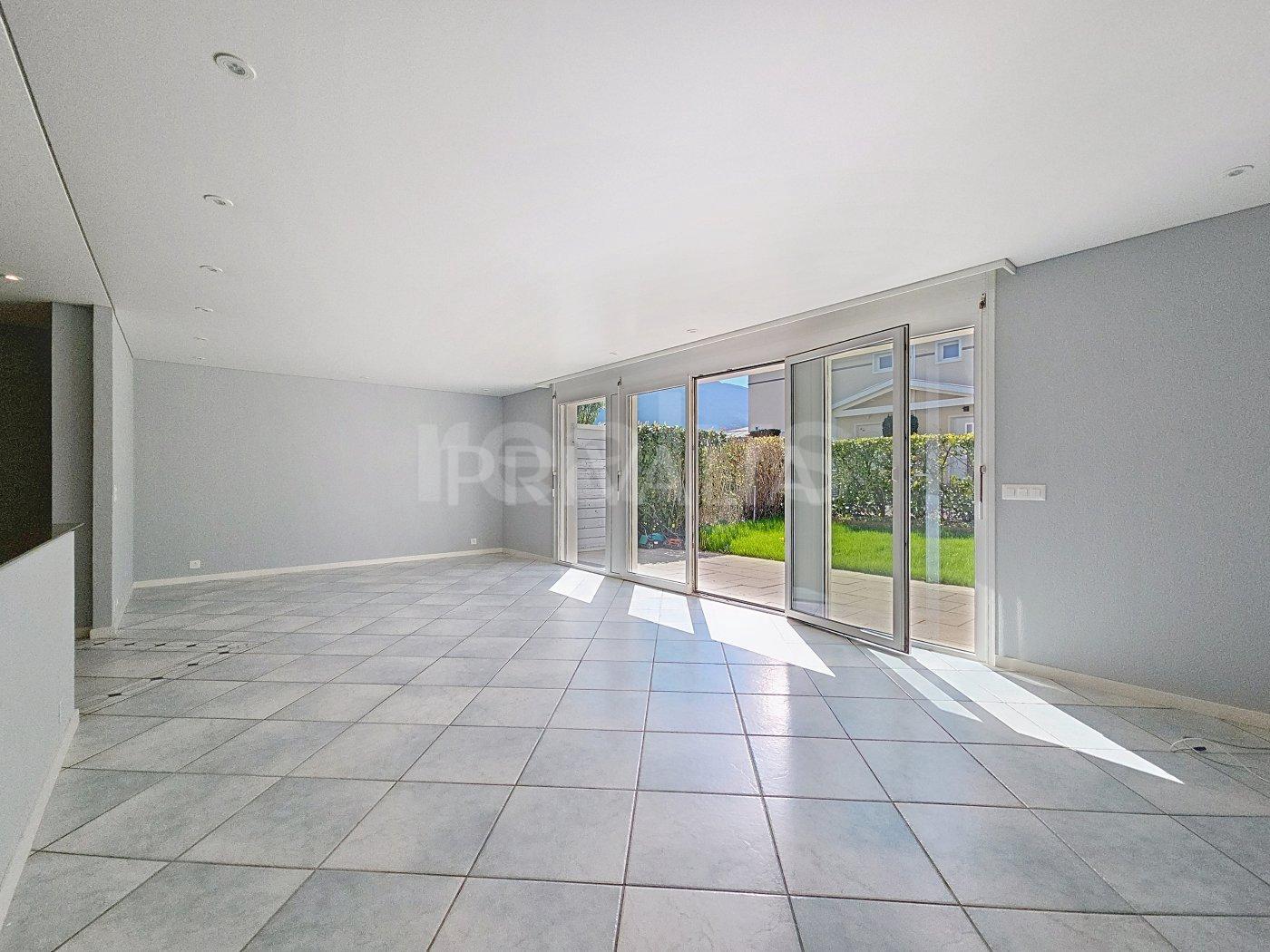 PrivaliaBelle maison mitoyenne avec jardin exposé plein sud
