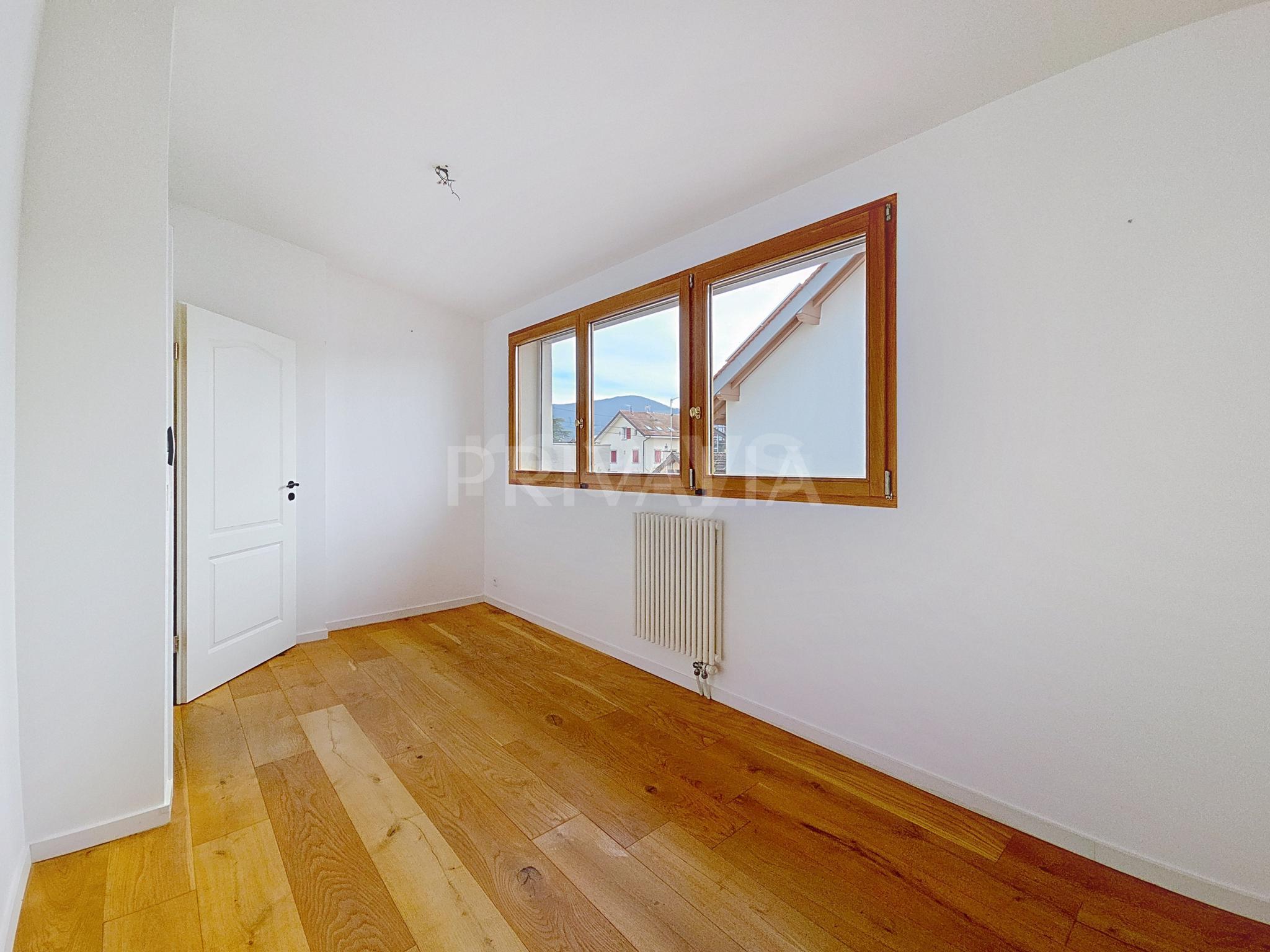 PrivaliaCharming detached house with separate workshop