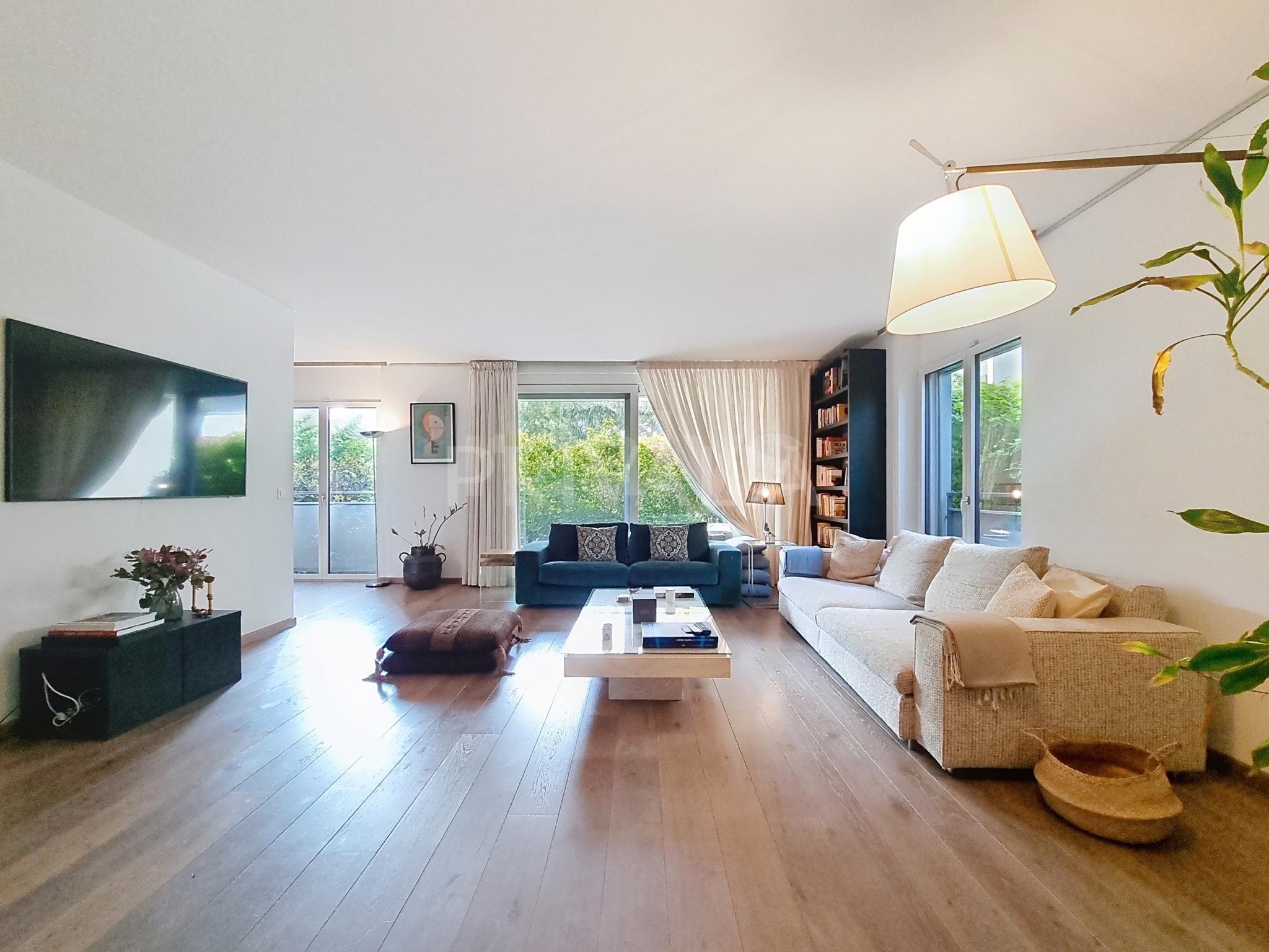 PrivaliaBel appartement contemporain meublé en rez-de-chaussée avec terrasses