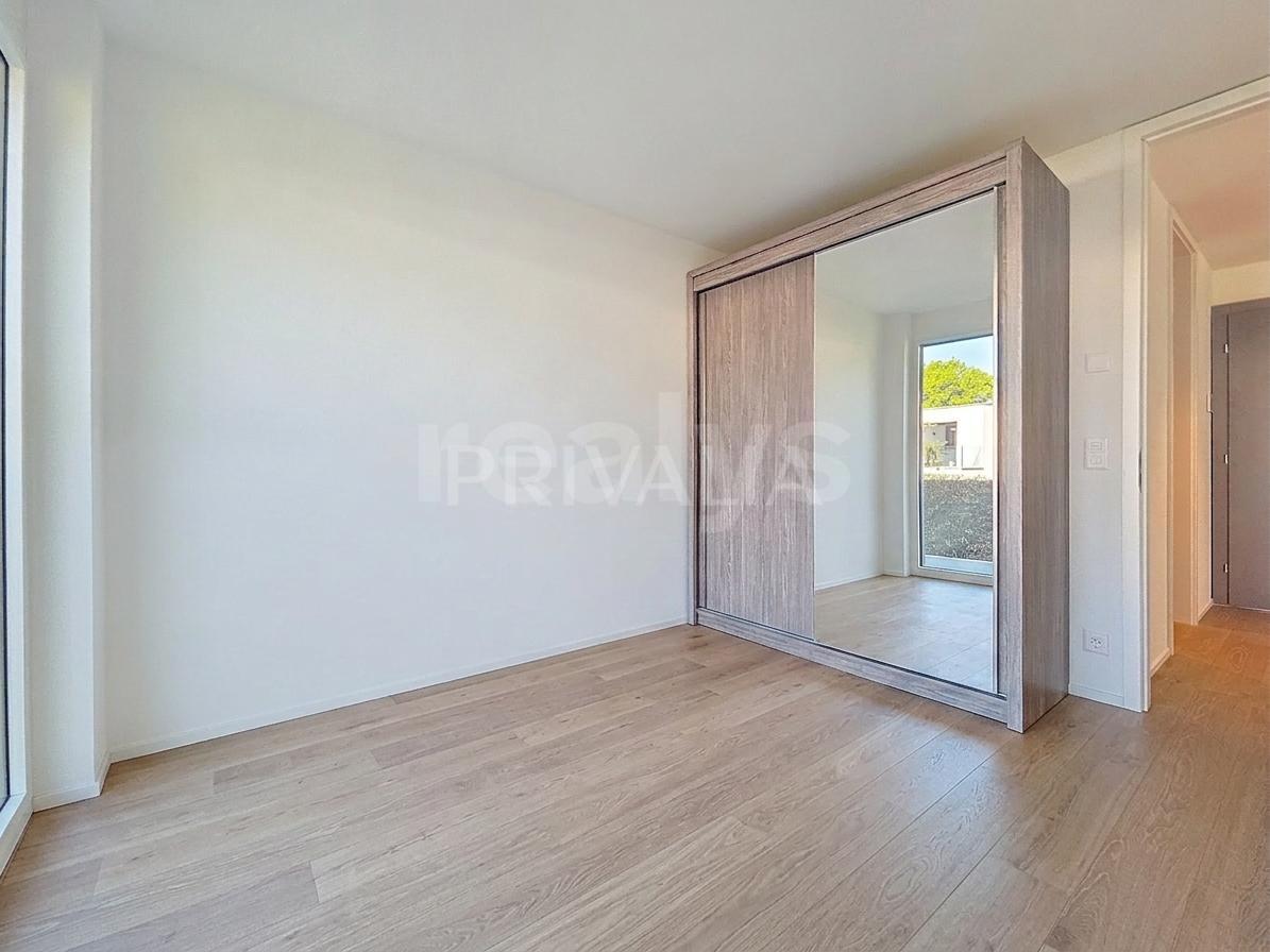 PrivaliaBel appartement contemporain à deux pas du lac avec accès à une plage privée