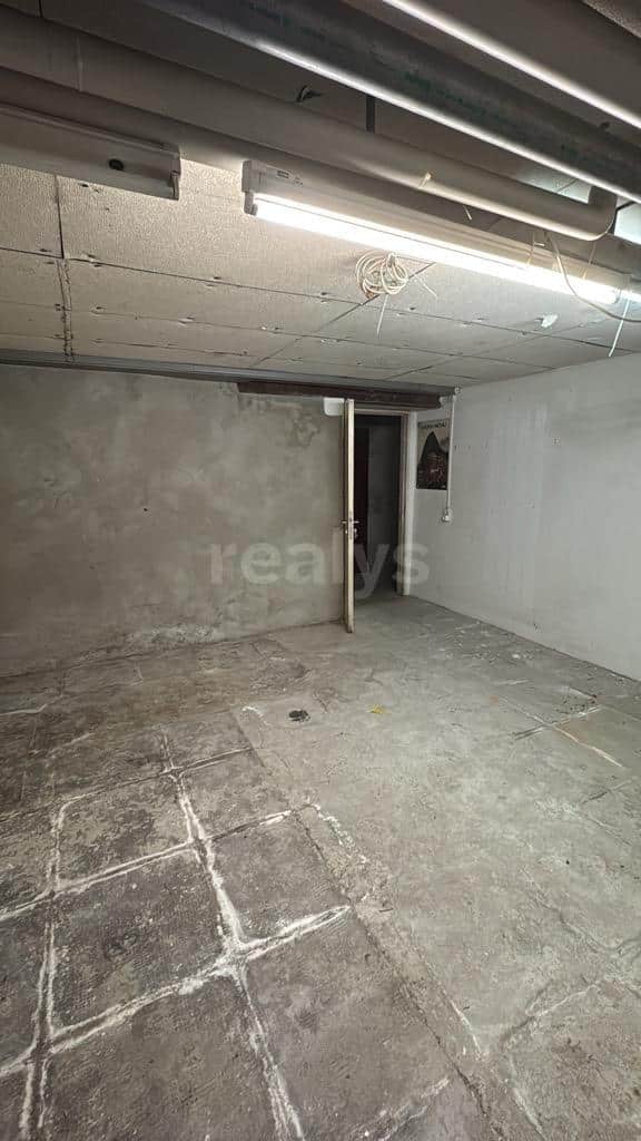 PrivaliaDépôt d’environ 20m2 situé à la Servette