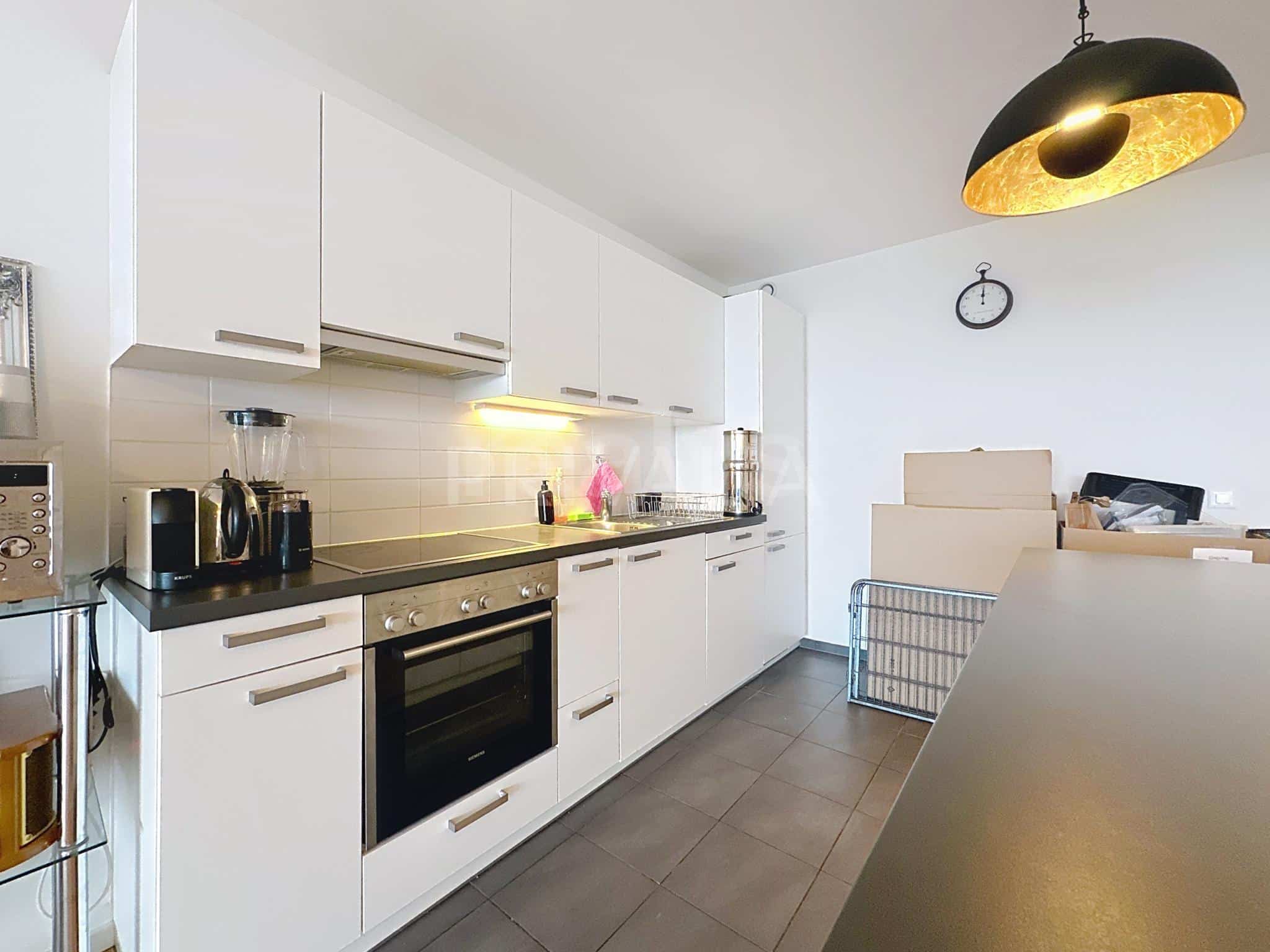 PrivaliaBel appartement contemporain avec une vue imprenable sur la ville