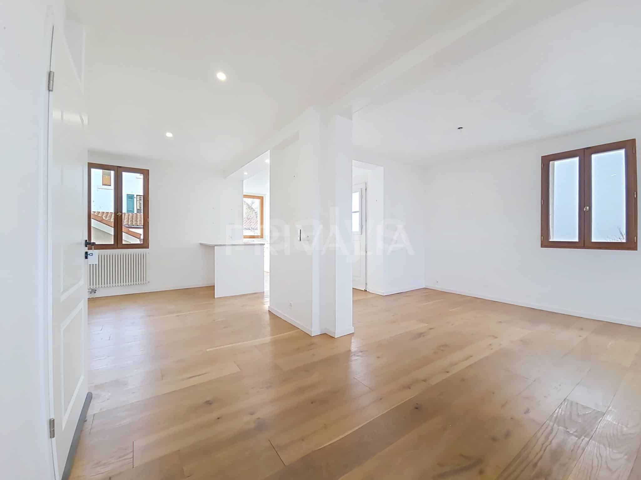 PrivaliaCharming detached house with separate workshop